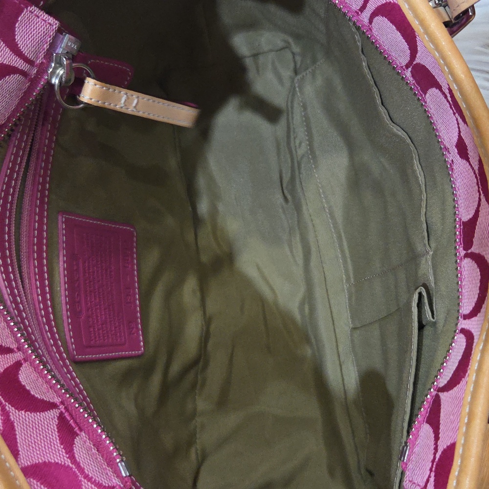 💕🔹️ Coach🔹️y2k vintage  Hampton Signature  Pink Jacquard Suede Leather Bag - Picture 11 of 14